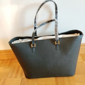 Emily Tote - Black